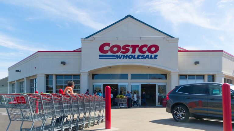 Smart Investors Will Buy Costco Stock in Bulk This Year