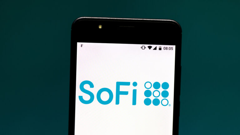 SoFi Smashes Expectations: Why It’s Time to Bet on This Rising Star